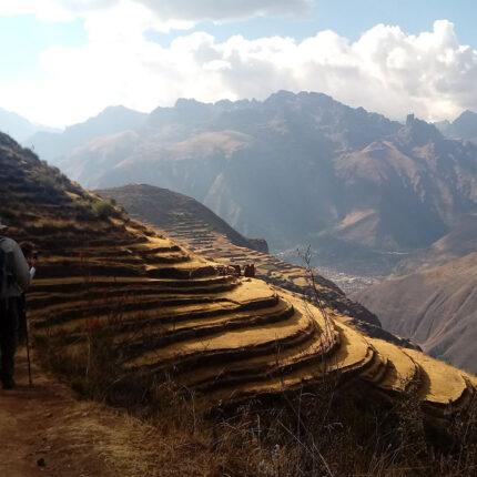 uchuy qosco day hike cusco inkaland treks